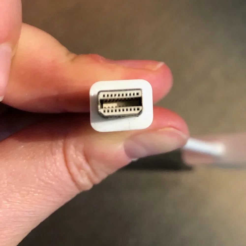 Mini-DisplayPort 1.1 Male to VGA Female White Adapter